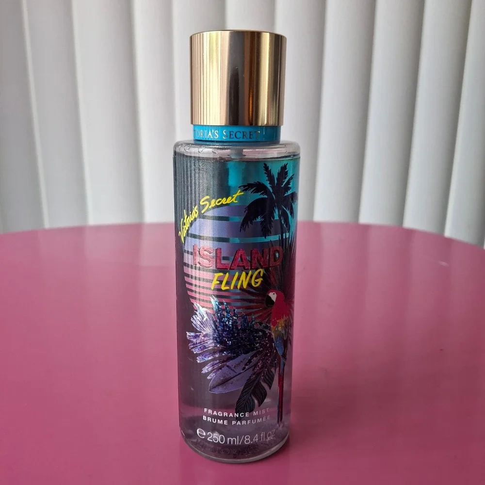 Victoria's Secret ISLAND FLING Fragrance Mist 8.4 oz Tropical Whipped Vanilla